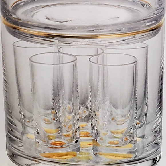 Shannon Eight shot glasses with decanter bottle and Ice bucket Set🆕NWT - Picture 2 of 7
